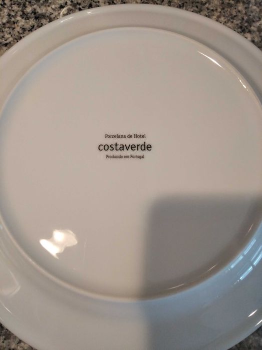 Pratos rasos e taça / malga Costa Verde - Porcelana de Hotel