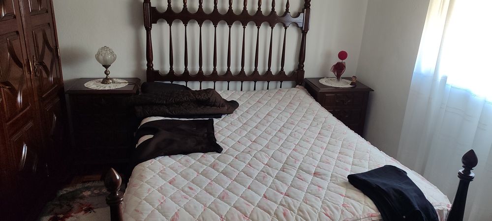 Vendo quarto de casal antigo