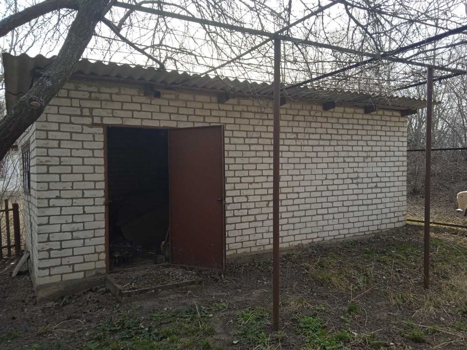 Продається двоповерховий будинок