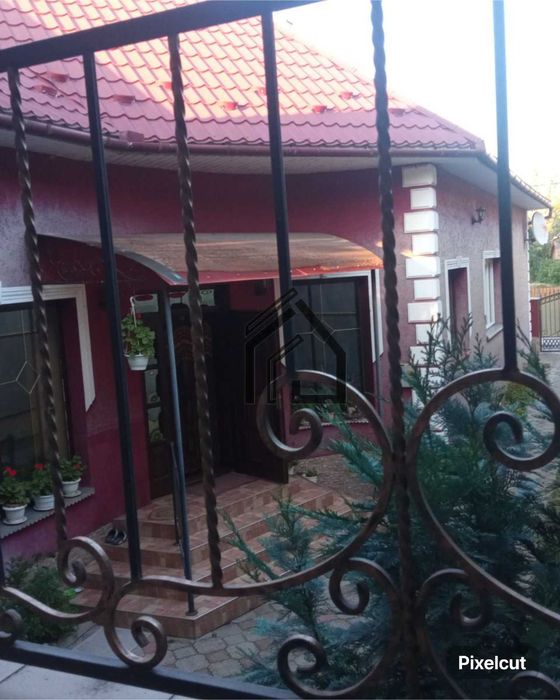 Продається гарний,  затишний будинок  у смт.Батьово