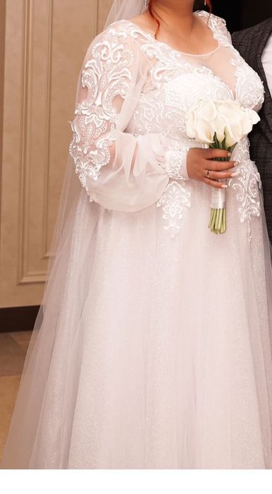 Весільна сукня біла