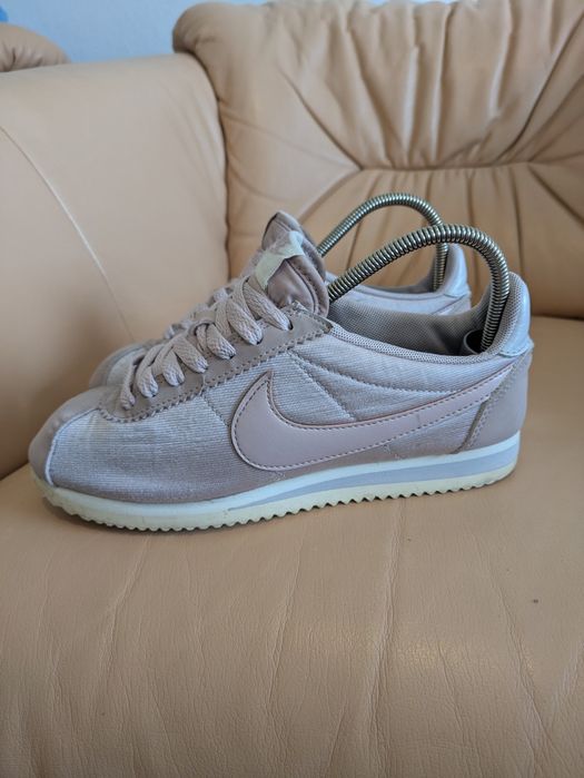 Adidasy buty sportowe damskie NIKE rozmiar 36,5/23.