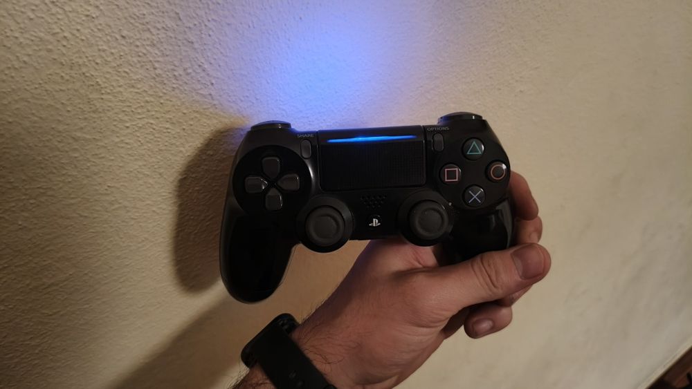 PS4 1TB c/garantia de 4 anos e meio com acessórios