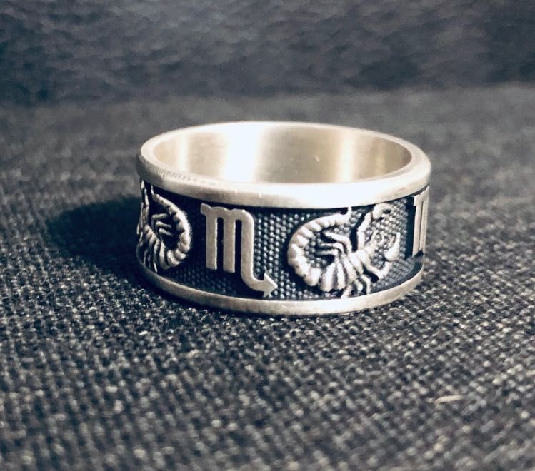 Прекрасне чоловіче (жіноче) Срібне кільце, зі знаком зодіаку Скорпіон