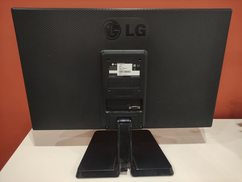 Комплект ПК (ДБЖ, ПК на запчастини, робочі монітор і клавіатура)