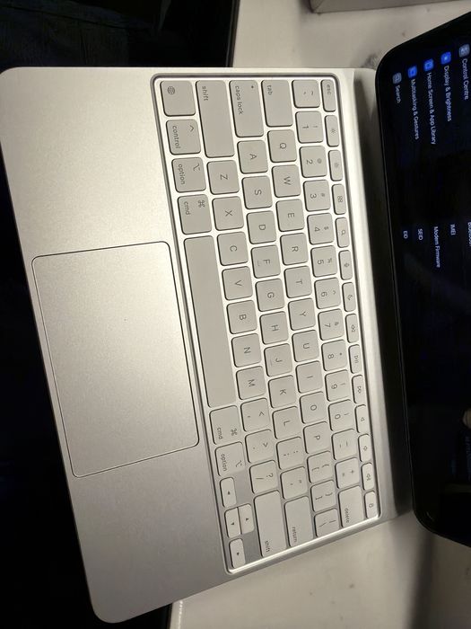 Ipad pro 13 M5 256gb + apple Magic keyboard novo !