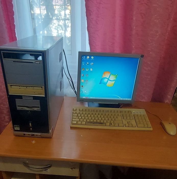 Старий робочий ПК ( windows 7): 2 150 грн. - Настольные компьютеры