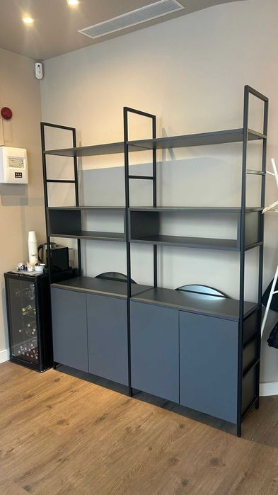 Móvel Estante Moderna com Arrumação