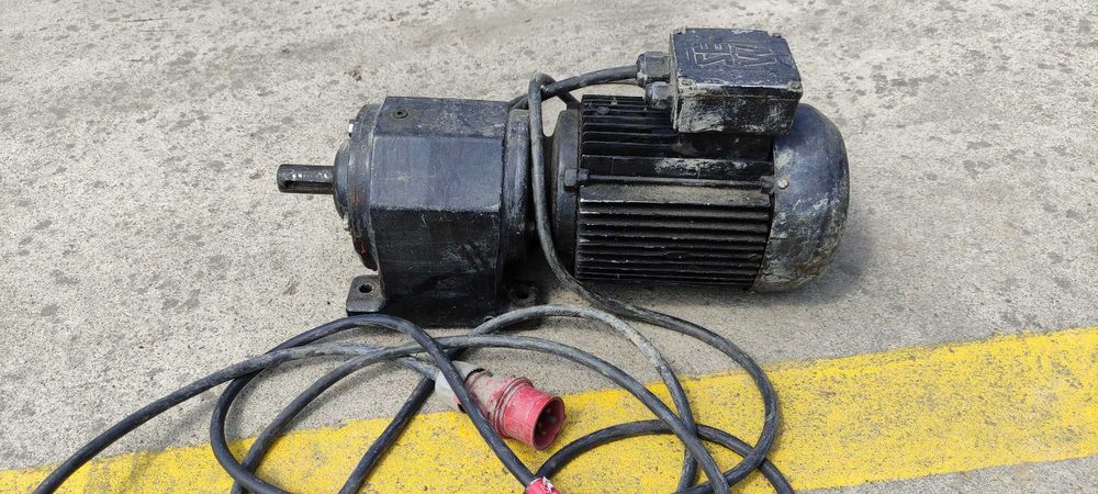 Silnik z przekładnią dedykowany dla wiertnic 3 fazy 2.2KW