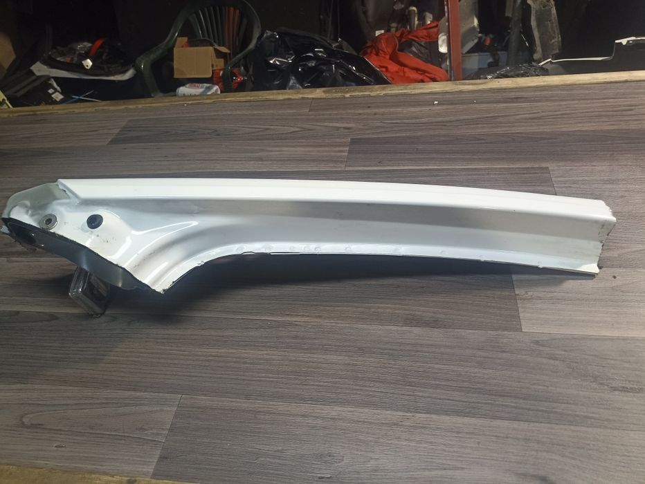 Słupek lewy dachowy Dacia Sandero III Stepway ćwiartka