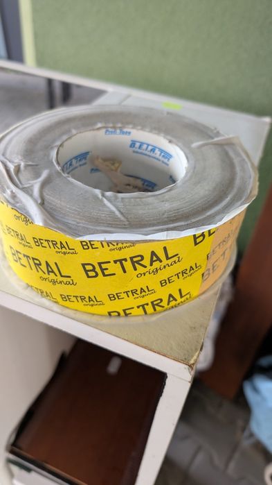 Taśma do klejenia foli na poddasza