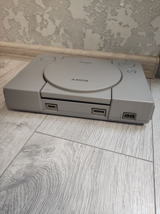 Продам Sony Playstation One