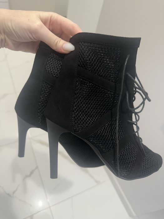 Взуття для High Heels. Розмір 39. НЕ КИТАЙ! Дуже якісне.
