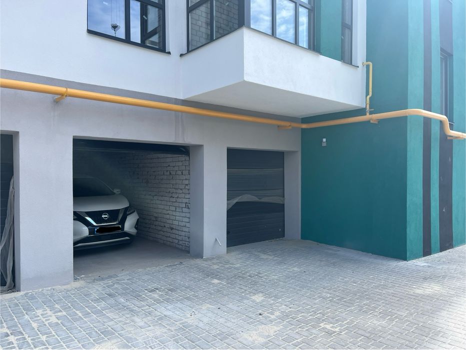 Продам гараж в центрі. ЖК Рідний Дім