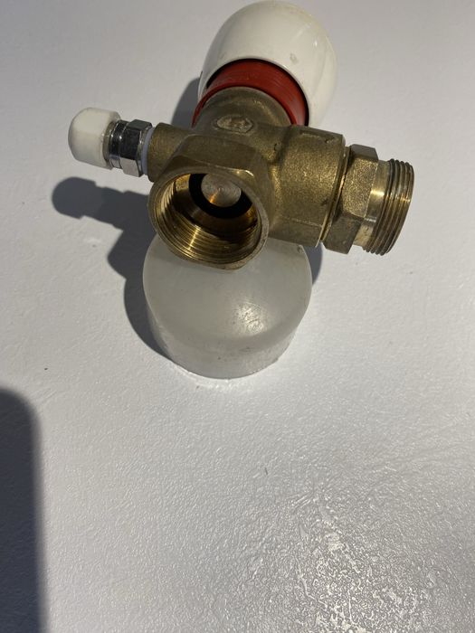 дифференциальный клапан Giacomini R147N.