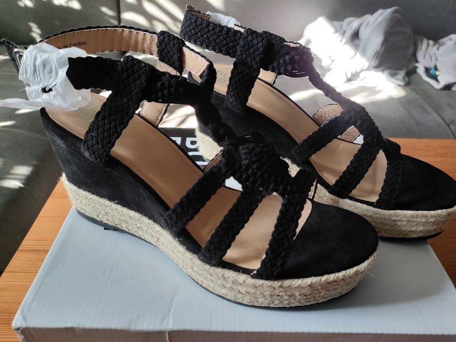 Espadryle, sandały na koturnie Bullboxer
