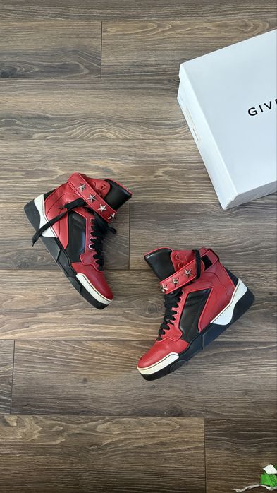 Givenchy tyson 43 red