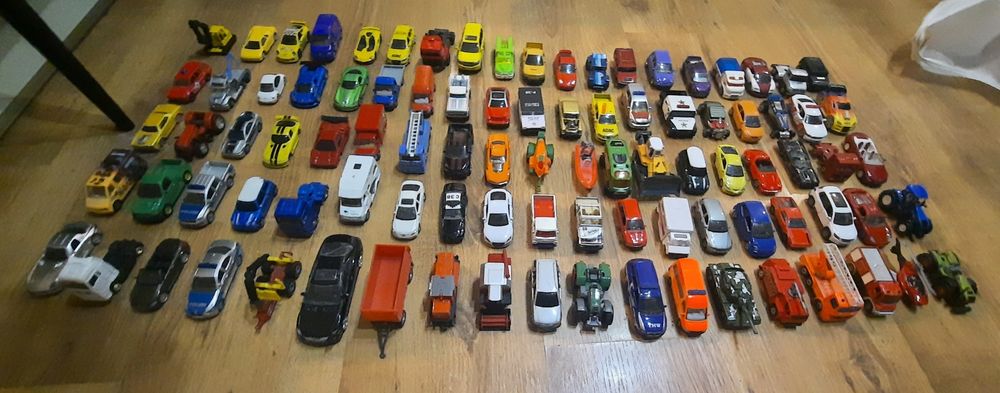 Samochodziki dla dzieci ok. 150 Mix