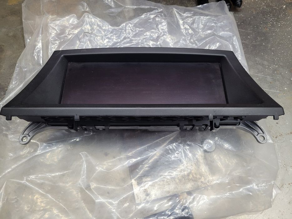 Монитор на Bmw e70