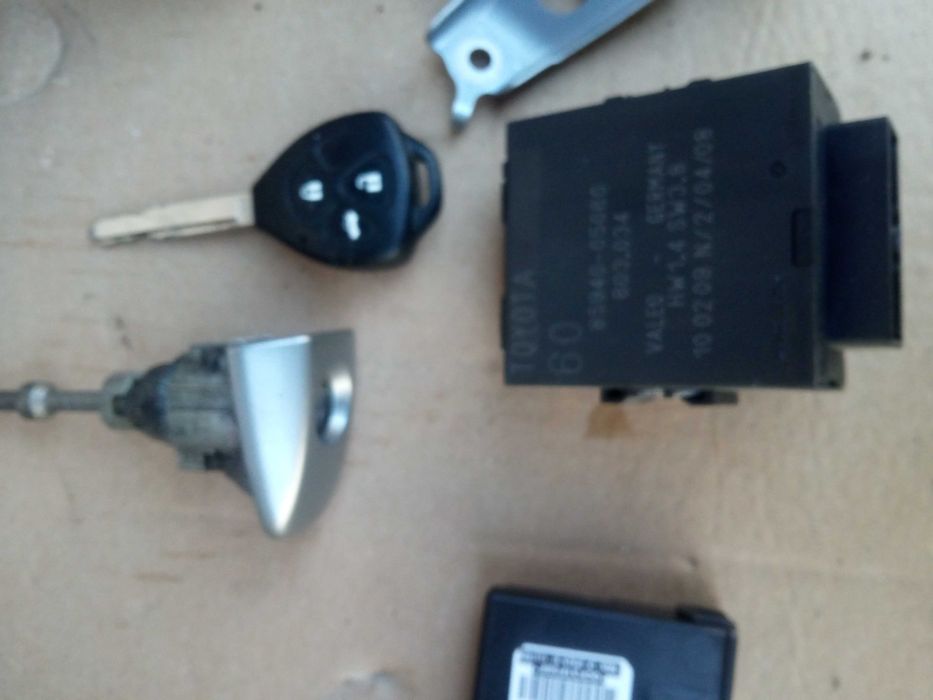 toyota AVENSIS T27 09-12    2,0 d-4d 126km zestaw startowy komputer