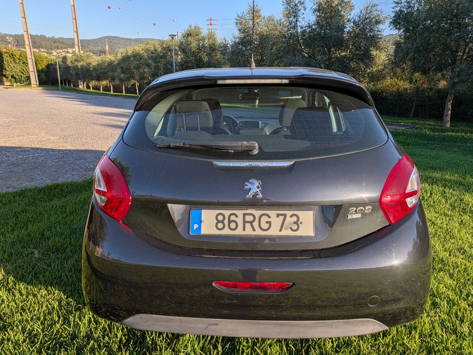 Peugeot 208 Caixa Automática 1.4 Hdi