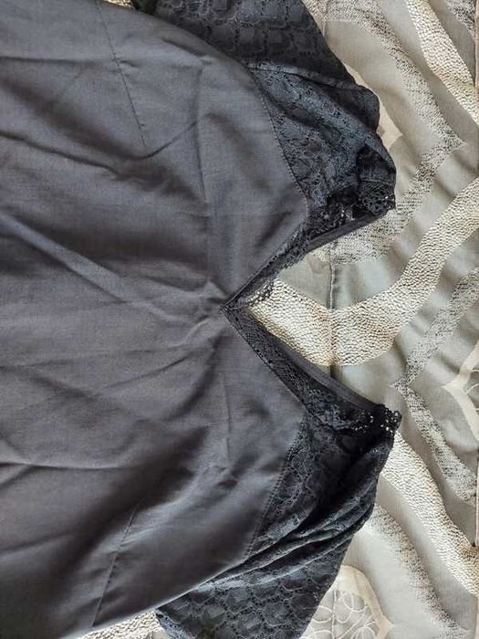 Vestido preto com renda