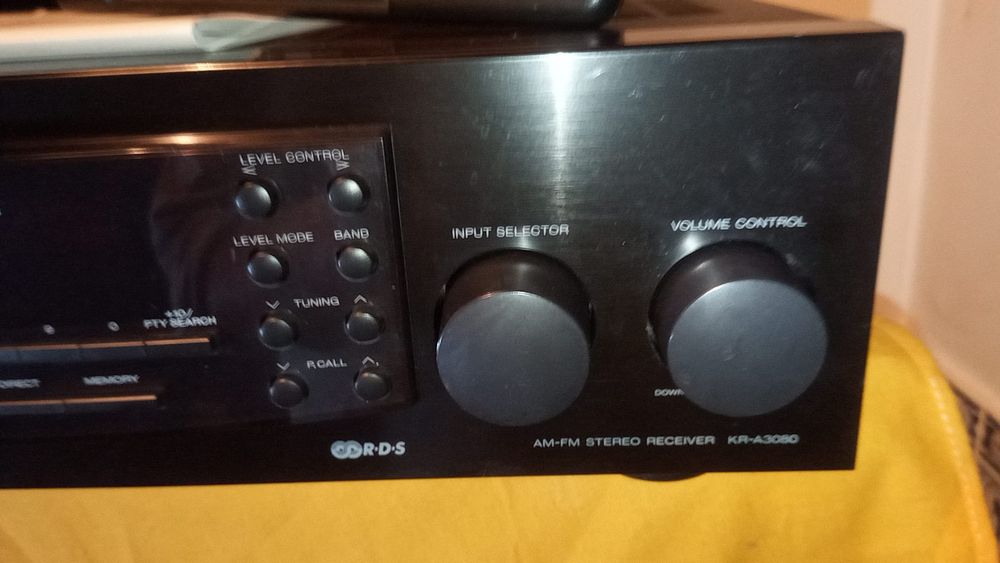 Amplificador Kenwood com radio RDS e comando