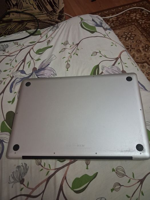 Macbook pro 15 i5/8/500/GT330M 2 часа батарея windows 10 для работы