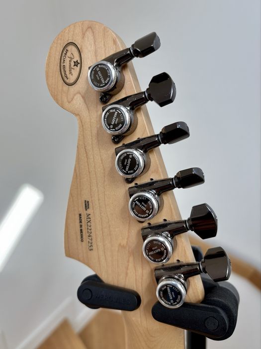 Fender Jazzmaster (CME Exclusive) MiM z pełnym Mastery Vibrato