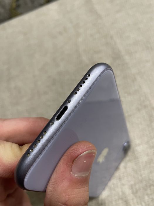 Продається iPhone 11 в гарному стані 128