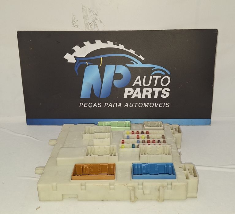 Caixa de fusíveis Volvo V40