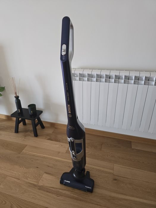 Aspirador vertical Bosch 28W