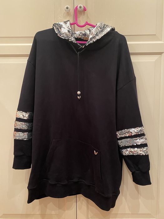 Sweat com capuz preto - Mafalda Leitão - M