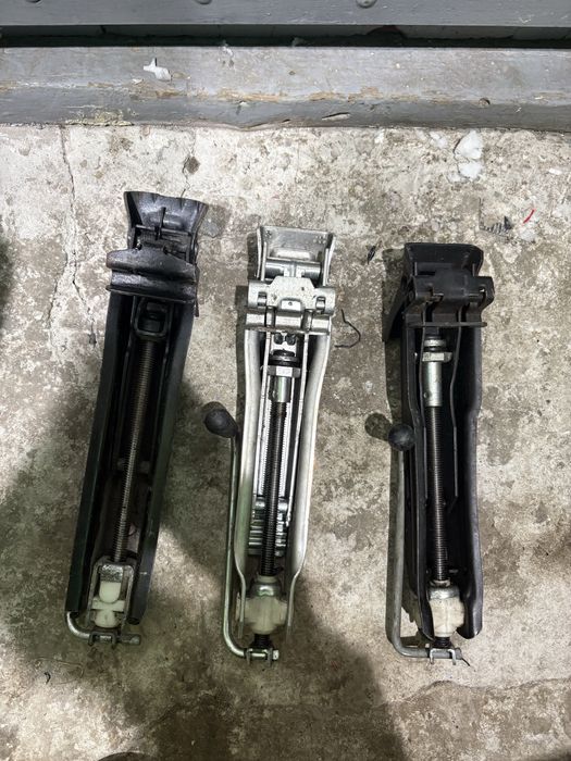 Домкрати в стані хорошому