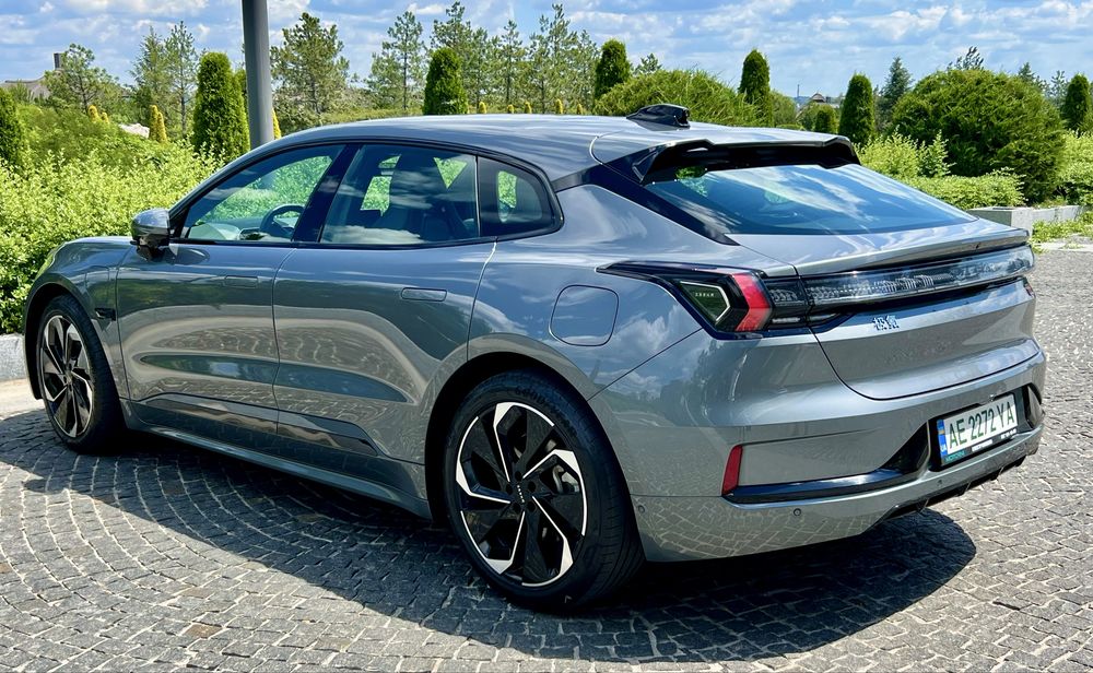 Zeekr 001 AWD 100 кw  2024