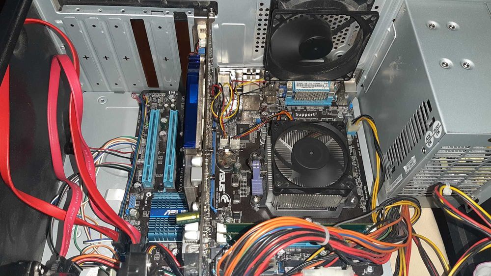 Системный блок компьютера.