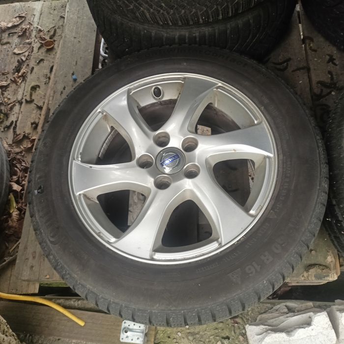 Felga z opona Volvo V40 5x108 16 cali oryginał