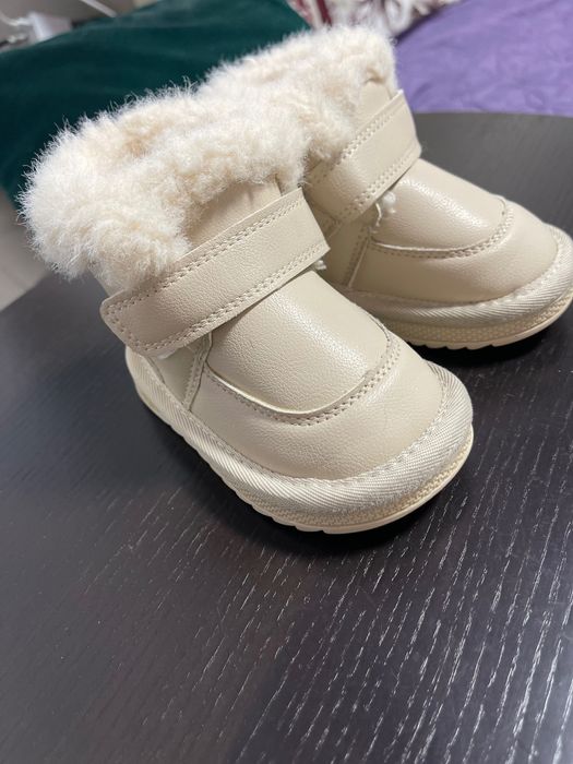 Зимове взуття 20 розмір ,устілка 12 см