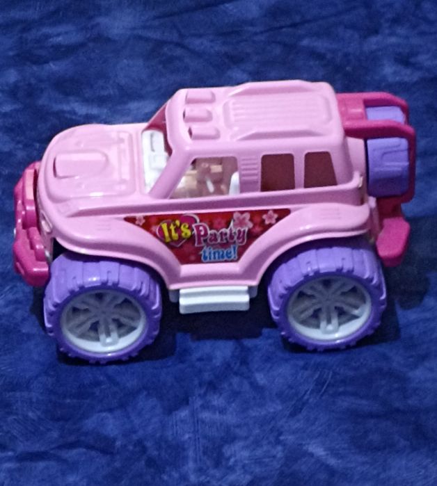 Машинка джип велика.Нова