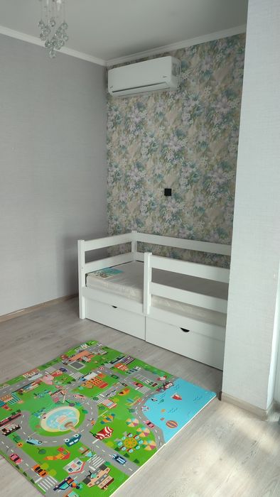 Довгострокова оренда 2к квартири на вул. Юрія Шумського 3Г