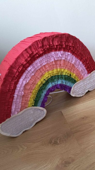 Piniata urodzinowa tęcza
