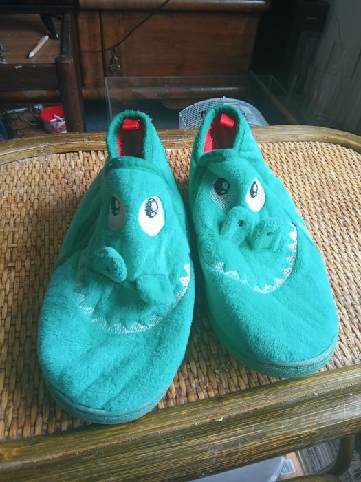 Buty kapcie na zamek rozmiar 30