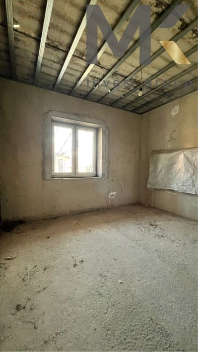 Двоповерховий будинок з видом на ліс у котеджному містечку