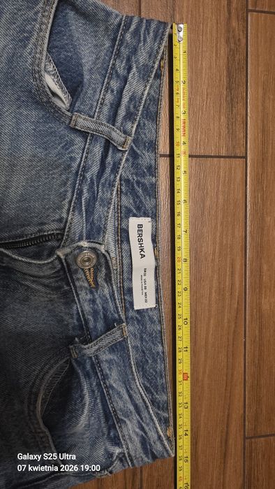 Spodenki Bermudy Bershka