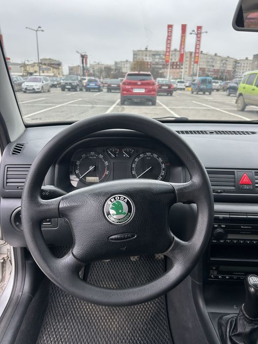 Skoda Octavia Tour 2005 1.6 MPI