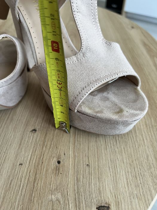 Sandały na koturnie platformie 39 różowe beżowe
