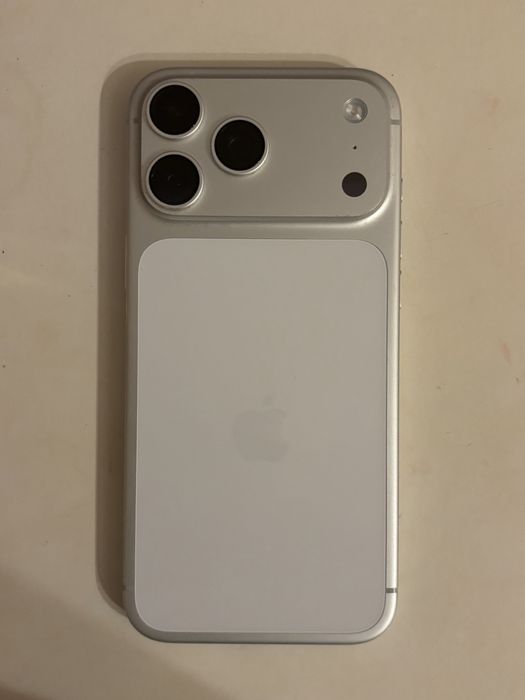 iPhone 17 pro max / 512 GB