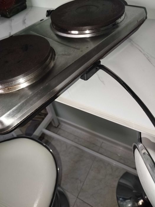 Fogão eléctrico jocel em bom estado e funcional.