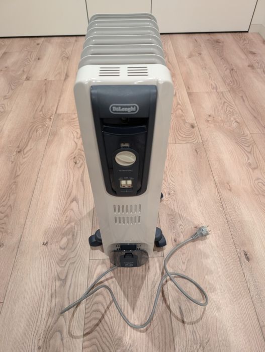 Масляний радіатор DeLonghi 1500 Вт