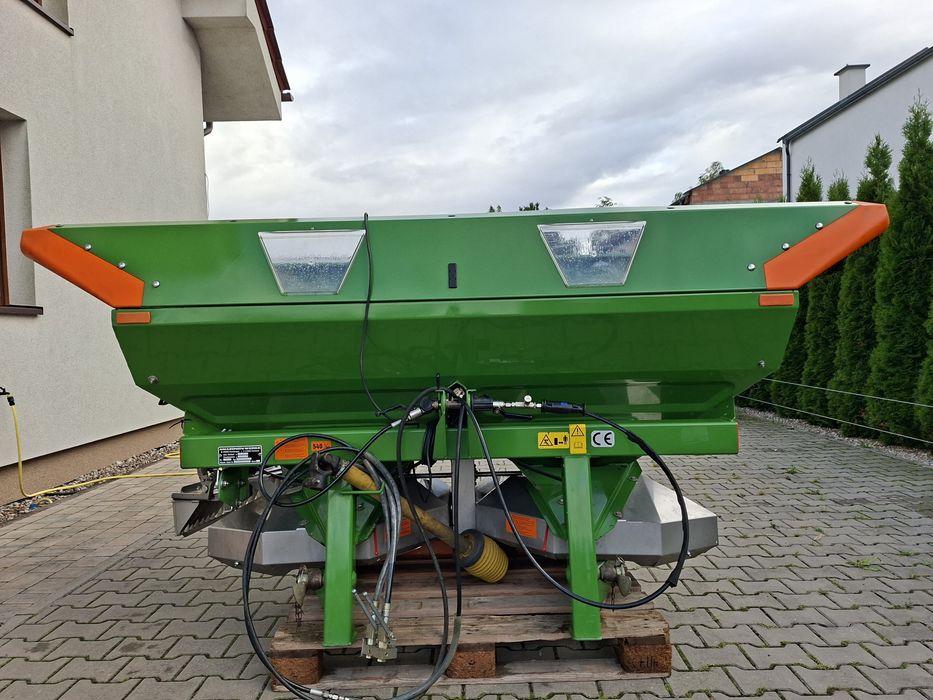 Rozsiewacz  amazone ZAM 1700 ładny  stan